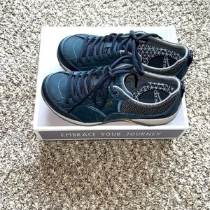 Dansko Navy Milled Nubuck Size 6 US